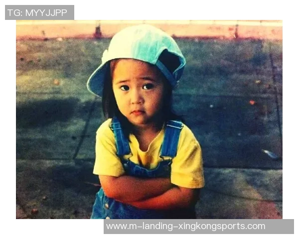 从童年到球场踢足球明星小时候的珍贵照片回顾